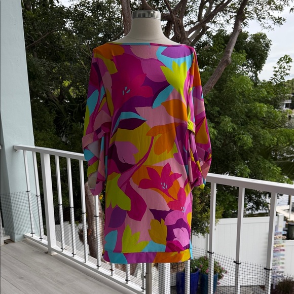 Trina Turk Dresses & Skirts - Trina Turk Multicolor Floral Long Sleeve Dress